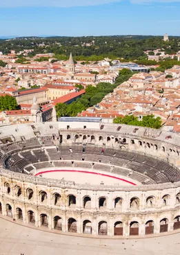 Photo de Nîmes cliquable qui renvoie sur sa page